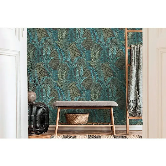 A.S. Création Famous Garden Vliestapete - Schwarz-Blau-Grün, Floral, 10,05 x 0,53 m - Dekorative grüne und blaue Farne-Tapete verleiht dem Raum eine natürliche und beruhigende Atmosphäre. Das Muster ist dicht und detailreich.
