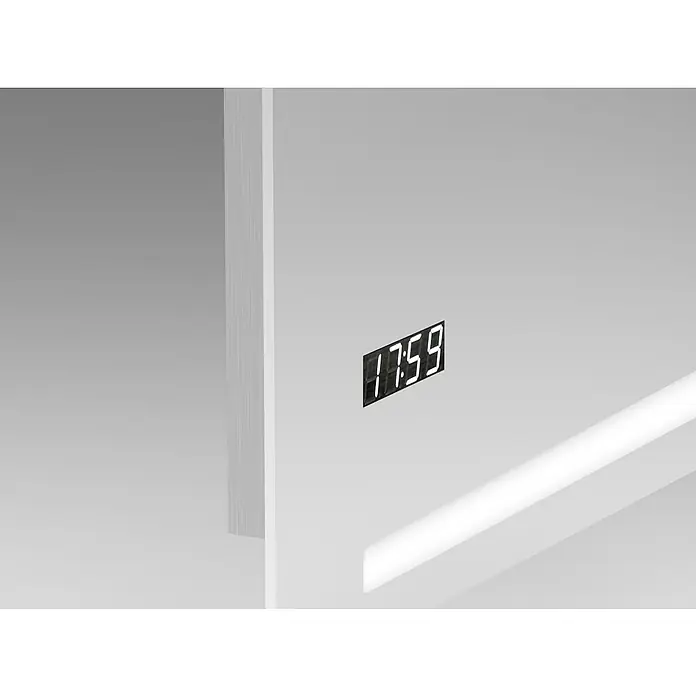DSK Lichtspiegel Silver Rey - 60 x 70 cm, Silber, Leuchtmittel - Eine Nahaufnahme einer minimalistischen Digitaluhr, die 17:59 anzeigt, montiert an einer weißen Wand. Schlichtes Design und gute Lesbarkeit.