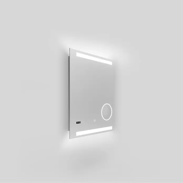 DSK Lichtspiegel Silver Rey - 60 x 70 cm, Silber, Leuchtmittel - Ein hochmoderner, rechteckiger LED-beleuchteter Badezimmerspiegel mit minimalistischem Design und digitaler Anzeige.