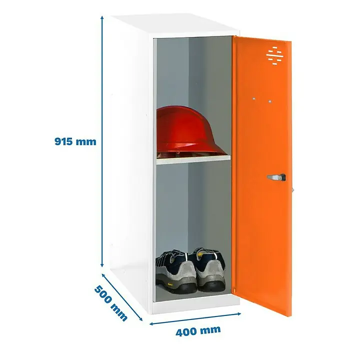 Simonrack Simonlocker Taquilla Mini Desmontada - L x An x Al: 50 x 40 x 91,5 cm, Blanco/Naranja, Número de baldas: 1 ud. - Armario blanco con puerta naranja, que contiene un casco y zapatos, con dimensiones proporcionadas.