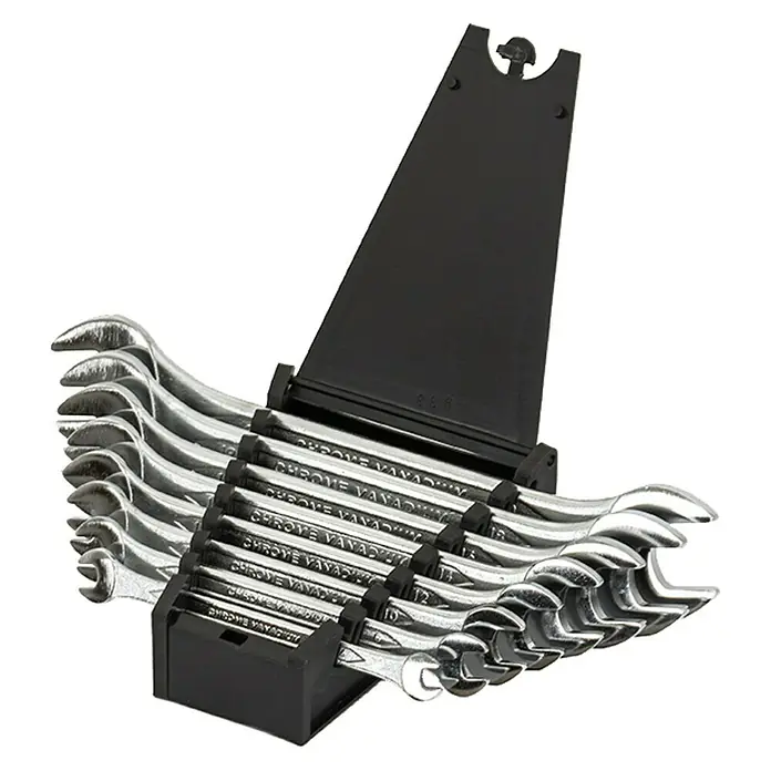 Alpha Tools Doppelmaulschlüssel-Satz - 8 -tlg. - Ein Set aus verchromten Vanadium-Schraubenschlüsseln, ordentlich in einem schwarzen Halter präsentiert, ideal für Werkstatt und Heimwerker.