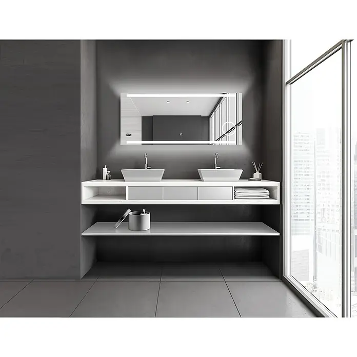 DSK Lichtspiegel Silver Rey - 140 x 60 cm, Silber, Leuchtmittel - Modernes Badezimmerdesign mit Waschtisch, Spiegel und Fensterfront.