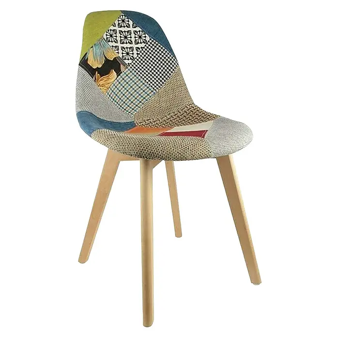 Home Deco Factory Silla Patchwork - Multicolor, 4 pzs. - Silla patchwork colorida con patas de madera clara, ideal para un toque elegante en cualquier habitación. El diseño brillante la hace llamativa.
