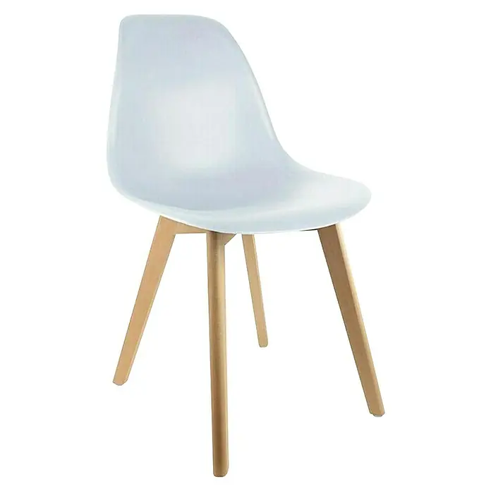 Home Deco Factory Silla Stockholm - Blanco, 4 pzs. - Una silla blanca moderna con patas de madera. La silla tiene una forma ergonómica y es ideal para comedores u oficinas.