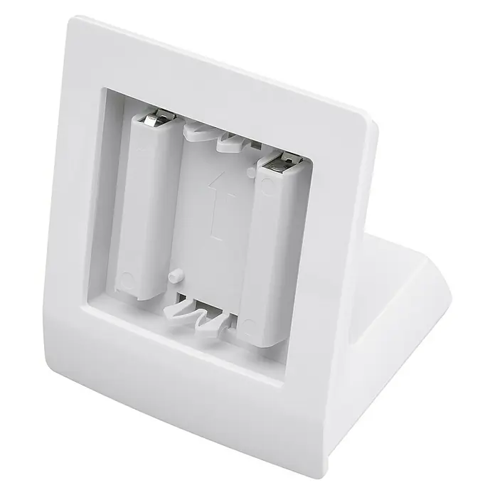 Homematic IP Halterung Tischaufsteller HmIP-DS55 - Batteriebetrieben, 7,9 x 9 x 6,7 cm, Weiß - Nahaufnahme einer leeren, weißen Batteriehalterung für zwei Batterien, die eine einfache und sichere Stromversorgung von Geräten ermöglicht.