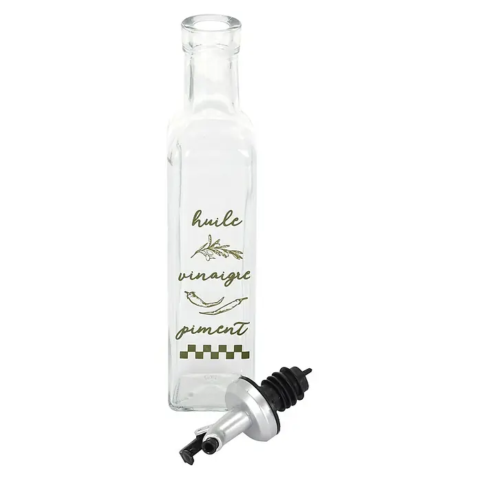 Aceitera y vinagrera - 250 ml, Vidrio, 1 pzs. - Una botella de aceite de oliva rectangular vacía de vidrio transparente con un diseño de impresión verde y un dispensador plateado con tapón de goma negro.