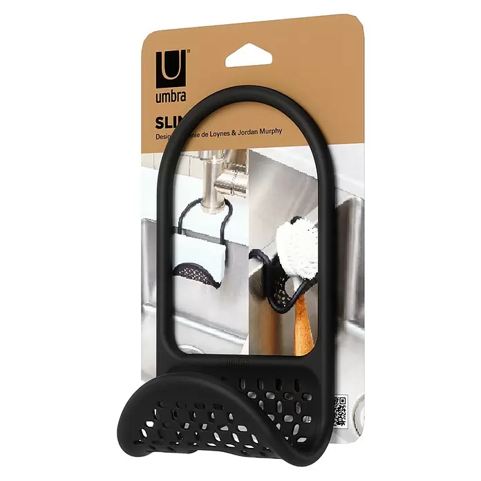 Umbra Spülbecken-Organizer Sling - 26 cm x 11 mm x 1 cm, Schwarz - Schwarzer, flexibler Spülbecken-Caddy mit perforiertem Boden für Schwämme und Bürsten, auf Verpackung.