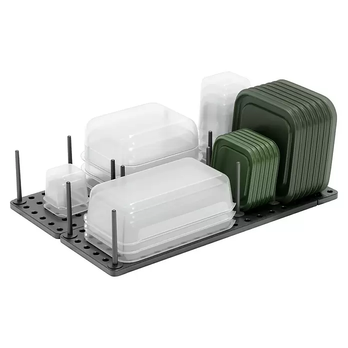 Umbra Schubladeneinsatz-Set Peggy - 45 cm, 15 cm, 1 cm, Grau, 2 Stk. - Modularer Schubladen-Organizer mit dunkelgrauem Steckbrett und transparenten sowie grünen Lebensmittelbehältern.