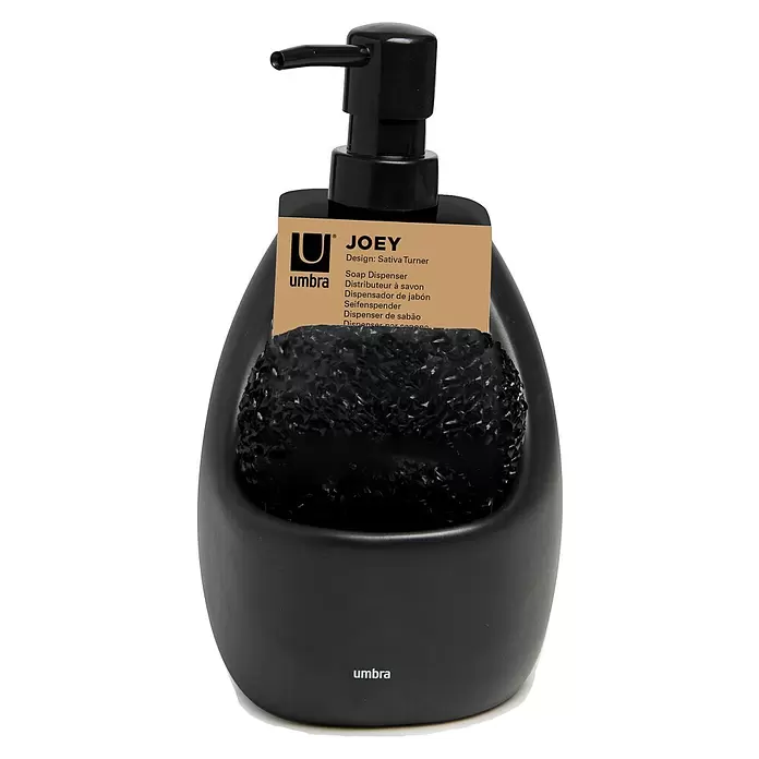 Umbra Seifenspender Joey - Kunststoff, Schwarz, 590 ml - Schwarzer Umbra Joey Seifenspender mit schwarzer Pumpe und integriertem Caddy, der einen schwarzen Schwamm hält.