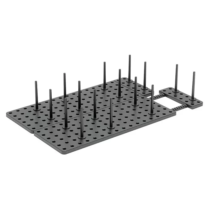 Umbra Schubladeneinsatz-Set Peggy - 45 cm, 15 cm, 1 cm, Grau, 2 Stk. - Modulare dunkelgraue Lochplatten mit eingesetzten Stiften und flexiblen Verbindern für individuelle Anordnungen.