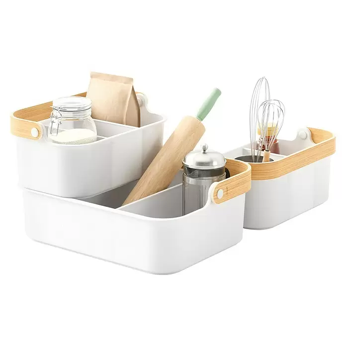 Umbra Aufbewahrungsbox Bellwood - L x B x H: 35 x 13 x 26 cm, Kunststoff, Weiß/Natur - Weiße Aufbewahrungsboxen mit Holzgriffen, gefüllt mit Küchenhelfern wie Nudelholz, Schneebesen und Zutaten.