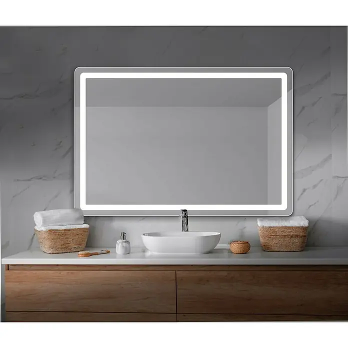 Camargue Lichtspiegel Katia80 x 70 cm, Leuchtmittel - Ein modernes Badezimmer-Setup mit einem LED-beleuchteten Spiegel über einem stilvollen Waschbecken auf einem Holzunterschrank.