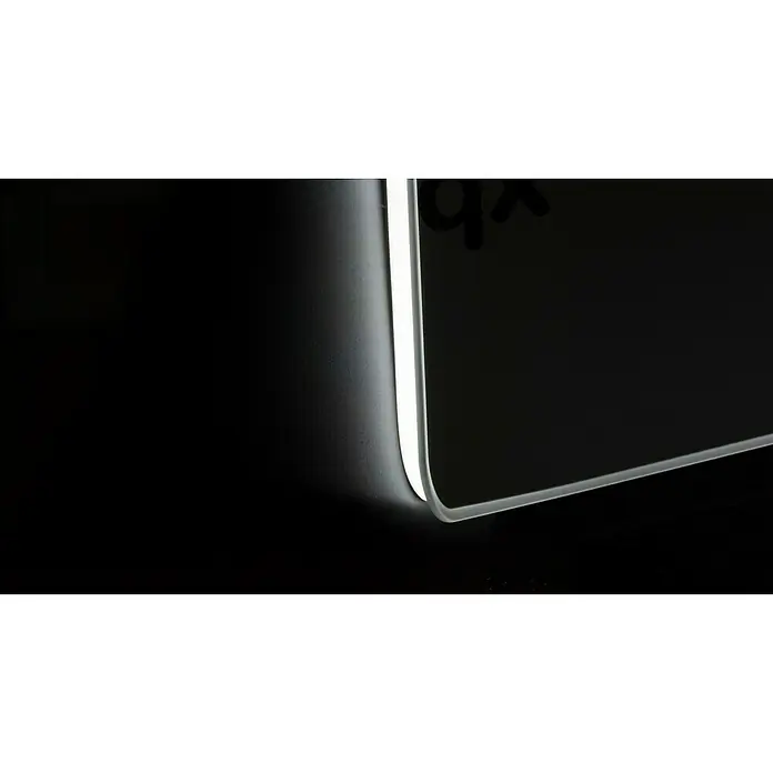 Camargue Lichtspiegel Celia - 80 x 70 cm, Leuchtmittel - Nahaufnahme eines modernen, beleuchteten QX-Produktes, das durch sein elegantes Design und die subtile Beleuchtung besticht.