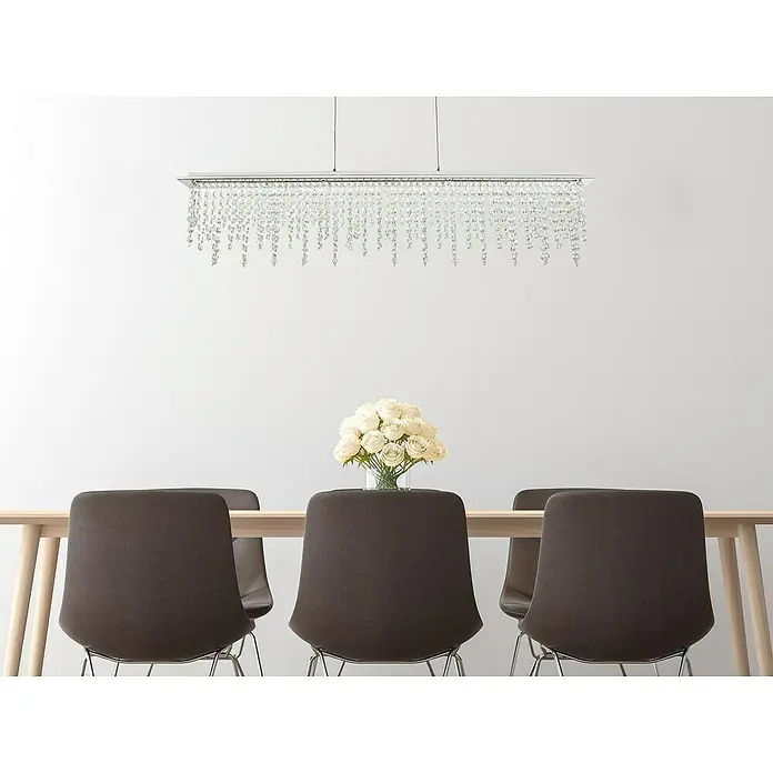 Globo Pendelleuchte Scala - 24 W, Lichtfarbe: Warmweiß, L x B x H: 900 x 110 x 1.500 mm - Elegante Kristall-Deckenleuchte über Esstisch mit Blumen. Das rechteckige Design und die glitzernden Kristalle schaffen eine luxuriöse Atmosphäre im Essbereich.