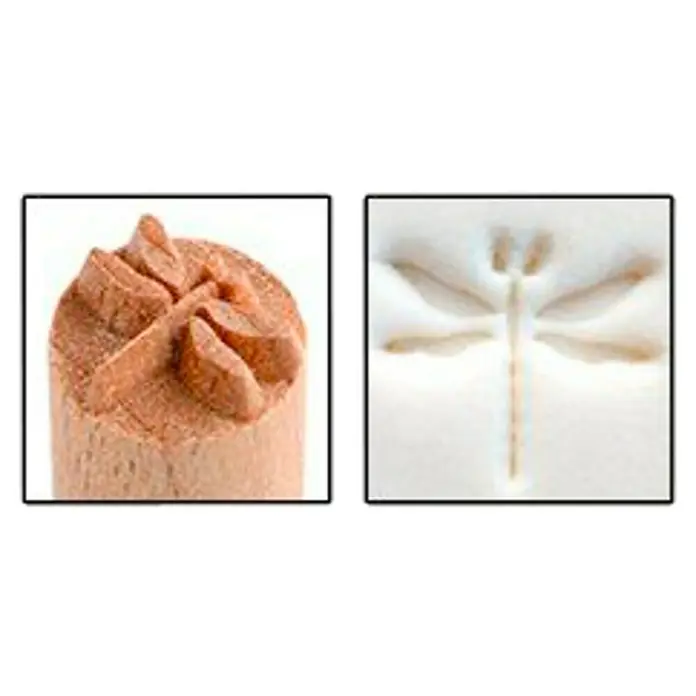 Sello con relieve Libélula - Libélula, 1,5 x 1,5 cm - Imagen de dos sellos de relieve diferentes: Un sello de flor de madera y un sello de libélula de plástico.