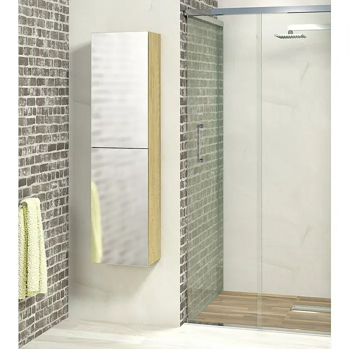 Artysan Armario con espejo Eva - Nature - Un elegante armario con espejo y marco de madera clara cuelga junto a una ducha moderna, ofreciendo un elegante espacio de almacenamiento en el baño.