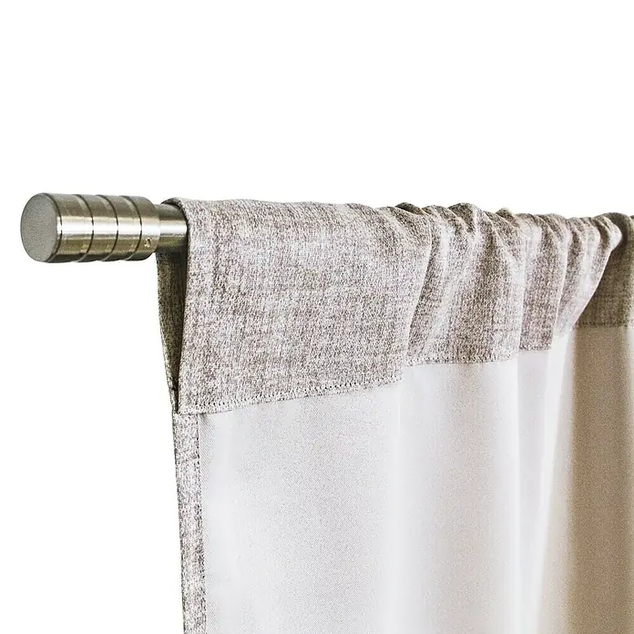 Cortinas Oscurante Pasabarra Termorreguladora - An x Al: 140 x 300 cm, Gris, Textil - Primer plano de una barra de cortina con una cortina. La barra es de metal, la cortina es bicolor.