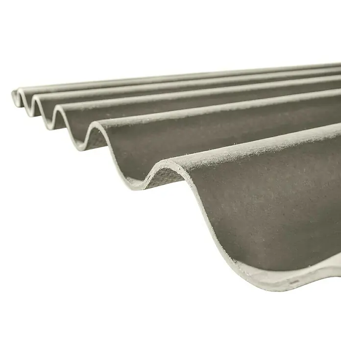 Euronit Placa de fibrocemento Granonda Go 177 - 2 m x 1,1 m x 6,5 mm, Gris - Primer plano de una placa gris de fibrocemento ondulada sobre un fondo negro.