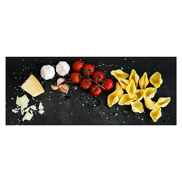 ProArt Glasbild - Italian Style, B x H: 80 x 30 cm - Eine Nahaufnahme von Conchiglie-Nudeln, Tomaten, Knoblauch und Käse auf einem dunklen Untergrund, die eine kulinarische Komposition bilden.