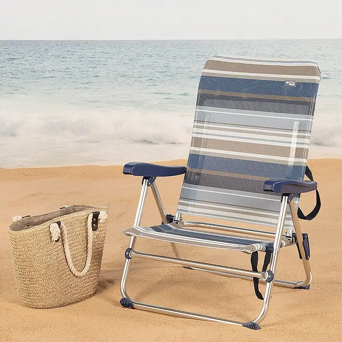 Silla de camping Mykonos - 61 x 50 x 85 cm, Azul, Acero/Textiline - Cómoda silla de playa con rayas azules y grises y estructura plateada, perfecta para relajarse en la playa y con bolsa de playa.