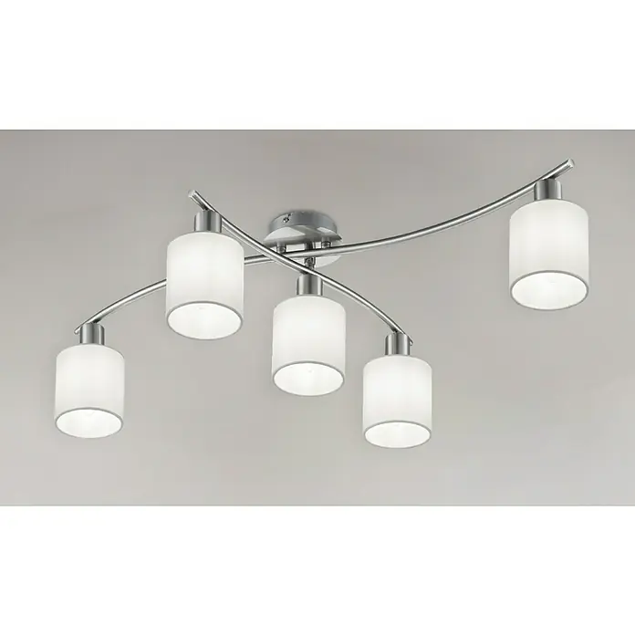 Trio Leuchten Deckenleuchte Garda - 25 W, L x B x H: 7,5 x 44,2 x 22 cm, E14, Weiß - Silberne Deckenleuchte mit fünf zylindrischen Lampenschirmen aus weißem Glas, die ein elegantes und modernes Lichtdesign bietet.
