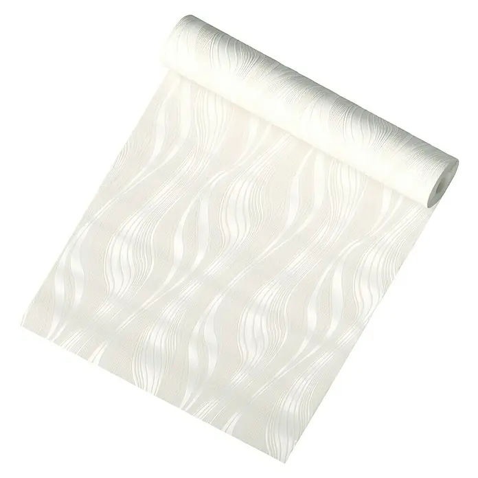 A.S. Création Avenzio 4 Vliestapete - Weiß, Grafisch, 10,05 x 0,53 m - Nahaufnahme einer Rolle eleganter, cremefarbener Tapete mit subtilem Wellenmuster, ideal für eine stilvolle Raumgestaltung.