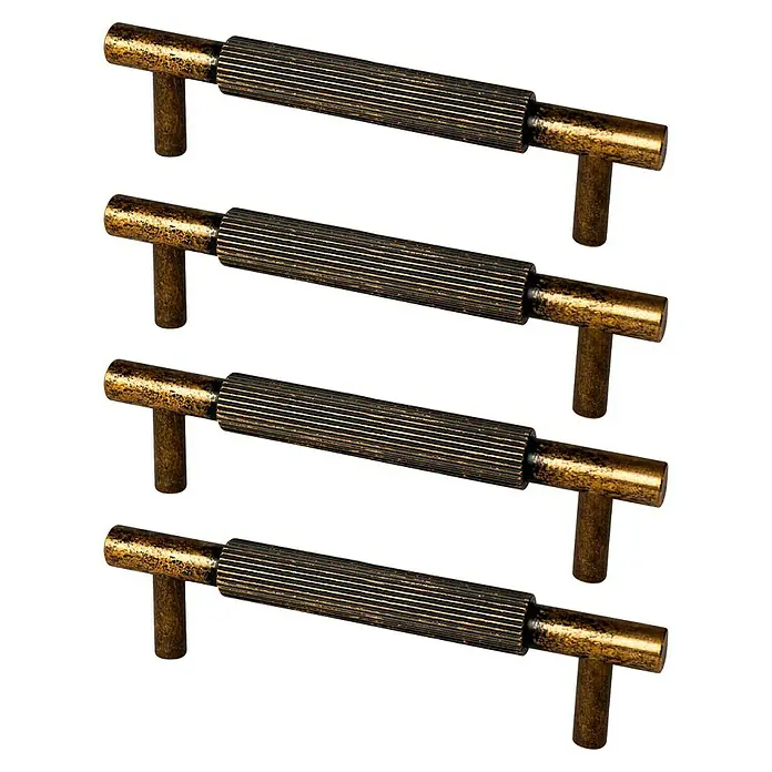 Nesu Tirador para muebles Grafi - Distancia entre orificios: 128 mm, Bronce, 4 ud. - Primer plano de cuatro tiradores en forma de T de latón moleteado, perfectos para muebles o armarios. Las manijas ofrecen un toque vintage.