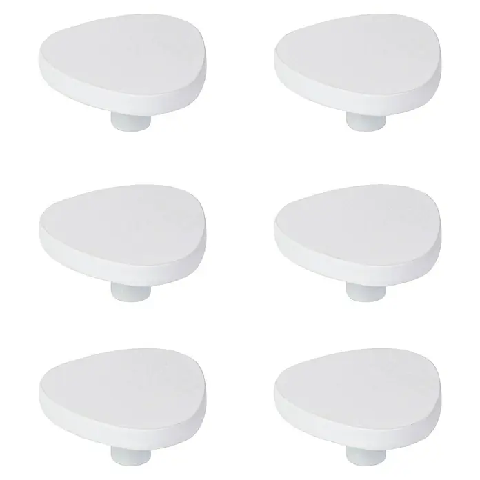 Nesu Pomo para muebles Tri - Ø x Al: 39 x 20 mm, Tipo de tirador del mueble: Otros, Blanco, 6 ud. - Seis pomos de muebles blancos en forma de lágrima con base redonda sobre fondo negro.
