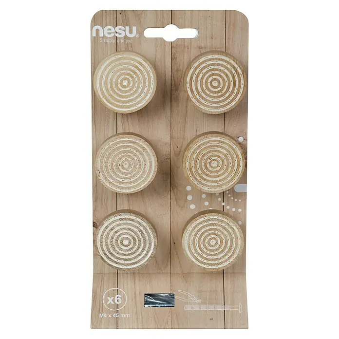 Nesu Pomo para muebles Ango - Ø x Al: 40 x 20 mm, Tipo de tirador del mueble: Otros, Madera, 6 ud. - Primer plano de un paquete de seis pomos redondos de madera marrón claro con círculos blancos concéntricos.