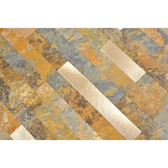 Selbstklebemosaik SAM 4IL28MSG - 30 x 29 cm, Gold/Bronze, Matt - Bild von dekorativen Wandpaneelen aus Stein und Metall mit einem diagonalen Fischgrätenmuster.