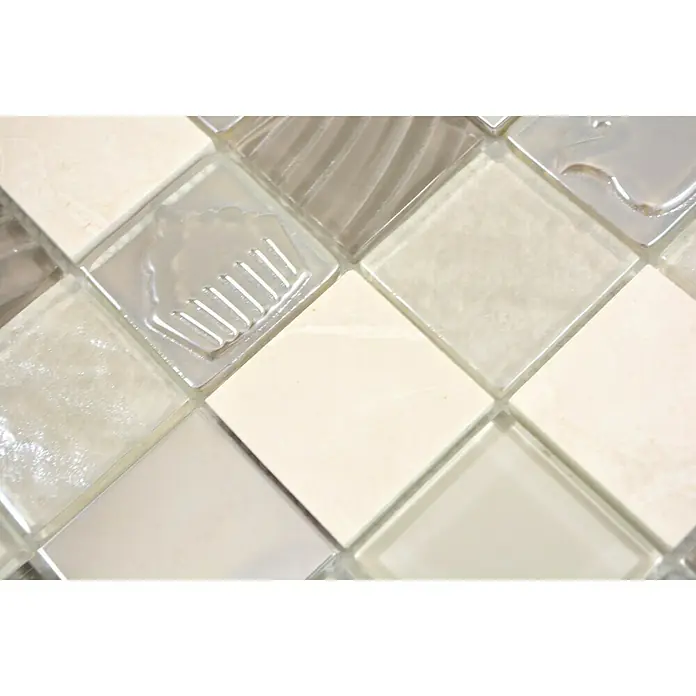 Mosaikfliese Quadrat Crystal XCM 8RK13 - 30 x 30 cm, Beige, Glänzend - Nahaufnahme der beigen Mosaikfliesen, die sich ideal für die Dekoration von Küche oder Bad eignen.