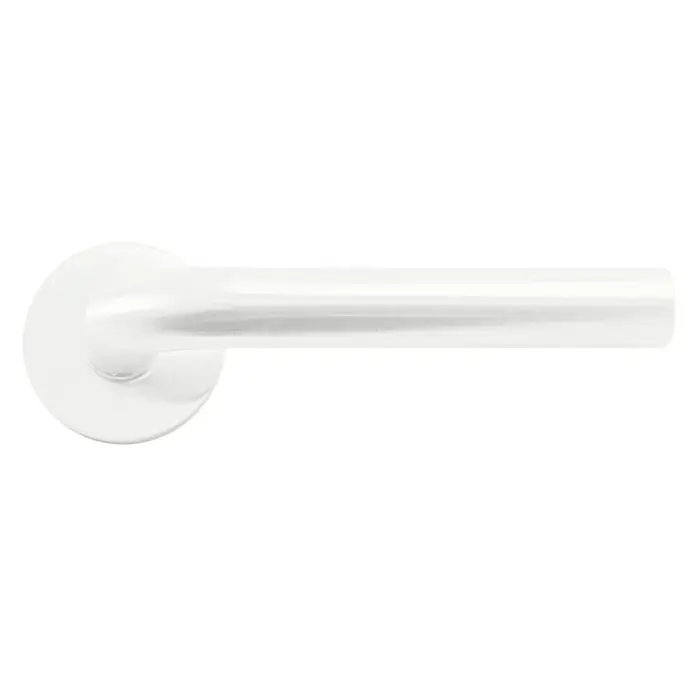 Micel Conjunto de picaporte 575 - Grosor de la puerta: 35 mm - 45 mm, Acero inoxidable, Recto, Blanco - Primer plano de un radiador de baño blanco elegante con líneas limpias y un acabado brillante. Perfecto para baños modernos.