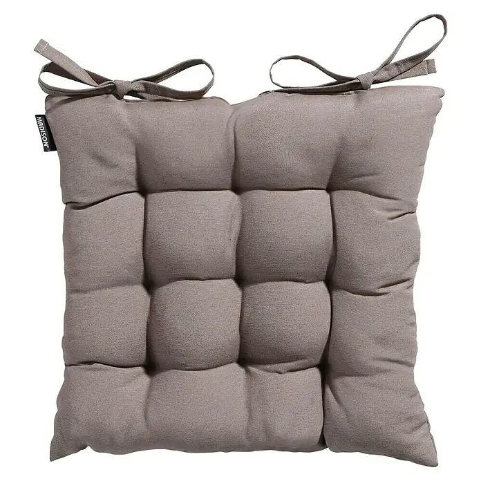 Madison Outdoor-Sitzkissen Toscane Panama - Taupe, 46 x 46 x 7 cm - Komfortables, gestepptes Sitzkissen in Taupe mit praktischen Bindebändern für sicheren Halt. Ideal für Stühle und Bänke im Innen- und Außenbereich.