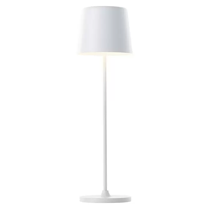 Brilliant Akku-Tischleuchte Kaami - 2 W, Weiß, Warmweiß - Weiße Tischlampe mit konischem Schirm und hohem, schlankem Fuß, die ein warmes Licht abgibt.