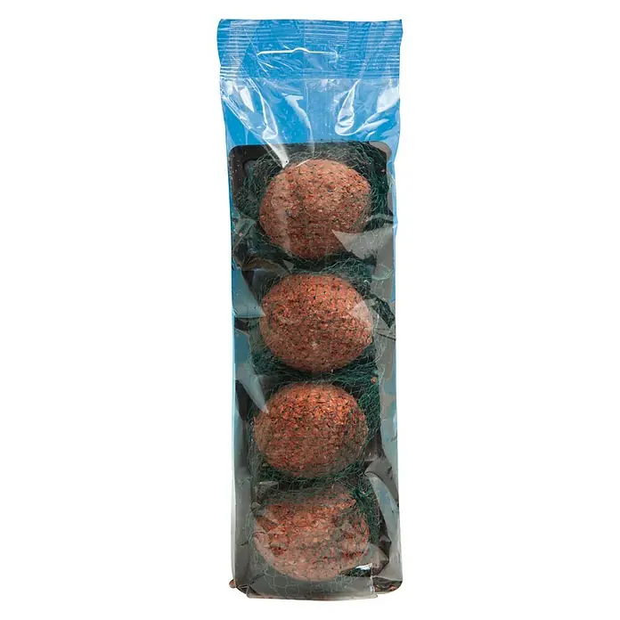 CocoBird Meisenknödel Beere - Mit Beeren - Nahaufnahme einer durchsichtigen Verpackung mit vier Meisenknödeln, umhüllt von einem grünen Netz. Ideal für die Vogelfütterung im Winter.