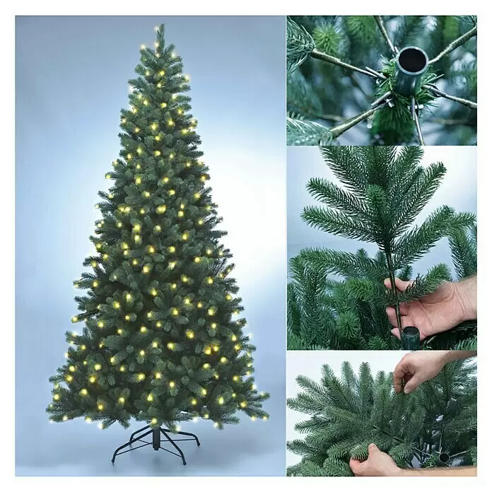 Xenotec Künstlicher Weihnachtsbaum - Höhe: 240 cm, Grün, LED-Beleuchtung - Ein vorbeleuchteter künstlicher Weihnachtsbaum mit grünen Nadeln und warmweißen Lichtern, mit Montagedetails und schwarzem Metallfuß.
