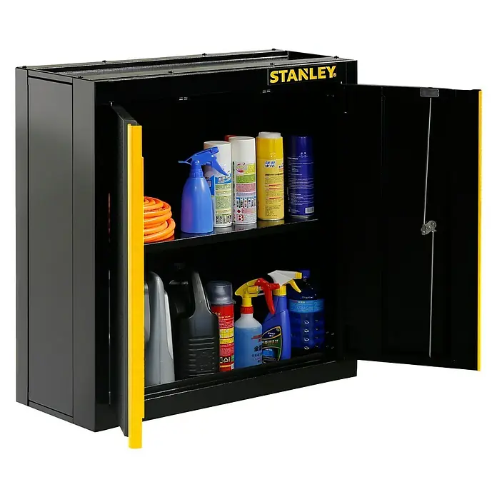 Stanley Hängeschrank RTA 30“ - L x B x H: 30 x 76,5 x 78,7 cm, Schwarz - Schwarzer Stanley Werkzeugschrank mit gelben Akzenten, gefüllt mit Reinigungs- und Wartungsprodukten für den Heimgebrauch.
