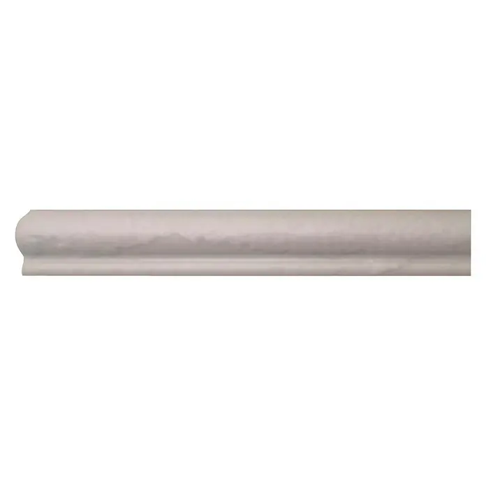 Moldura decorativa R-6 - 5 x 33 x 5 cm, Gris - Esta imagen muestra una moldura decorativa en tonos neutros, ideal para añadir acentos sutiles a los interiores. La moldura tiene un perfil curvo.