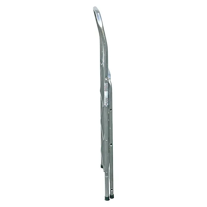 Krause Klapptritt Toppy XL - Anzahl Tritte: 2 Stk., Arbeitshöhe: 2,5 m, Belastbarkeit: 150 kg, Aluminium - Zusammengeklappte silberne Haushaltsleiter mit abgerundeter Oberseite und rutschfesten Füßen für sicheren Halt.
