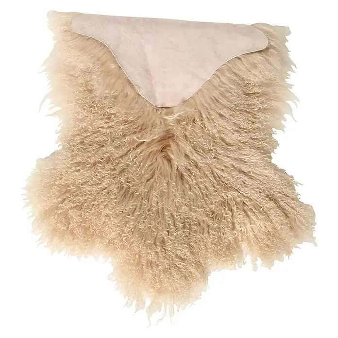 Esbeco Schaffell Tibet - Beige, 100 x 70 cm - Ein cremefarbener Schaffellteppich mit Lederfutter, perfekt für die Schaffung einer gemütlichen und warmen Atmosphäre in jedem Raum.
