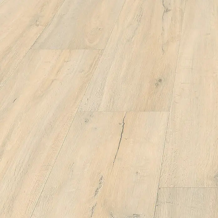 Living by Haro Hydrostar Designboden - Eiche Como, Landhausdiele, 1.282 x 235 x 6,5 mm - Nahaufnahme von hellem Laminatboden, der eine natürliche Holzoptik mit feinen Maserungen und einer glatten Oberfläche aufweist.