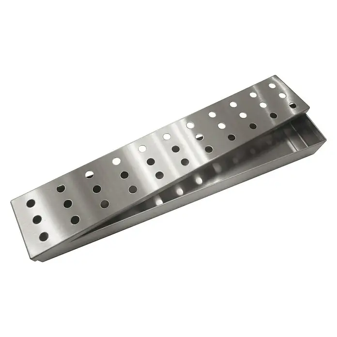 Tepro Räucherbox - 33,5 x 60 x 3,5 cm, Edelstahl - Edelstahl-Räucherbox mit perforiertem Deckel, ideal für das Hinzufügen von Raucharoma beim Grillen. Robust und langlebig.