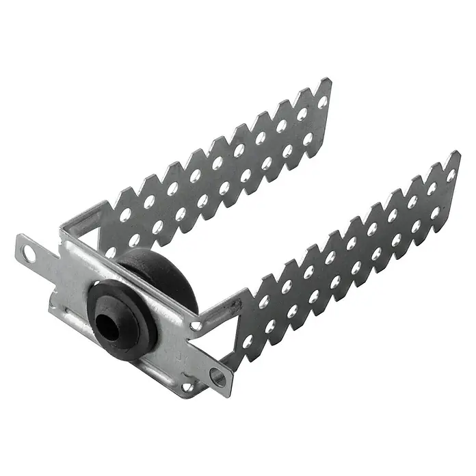 Anclaje directo TC50 con aislador acústico - Techos suspendidos, Número de componentes: 100 ud. - Una vista detallada de una placa de conexión metálica con bordes dentados y agujeros, utilizada en carpintería o construcción.