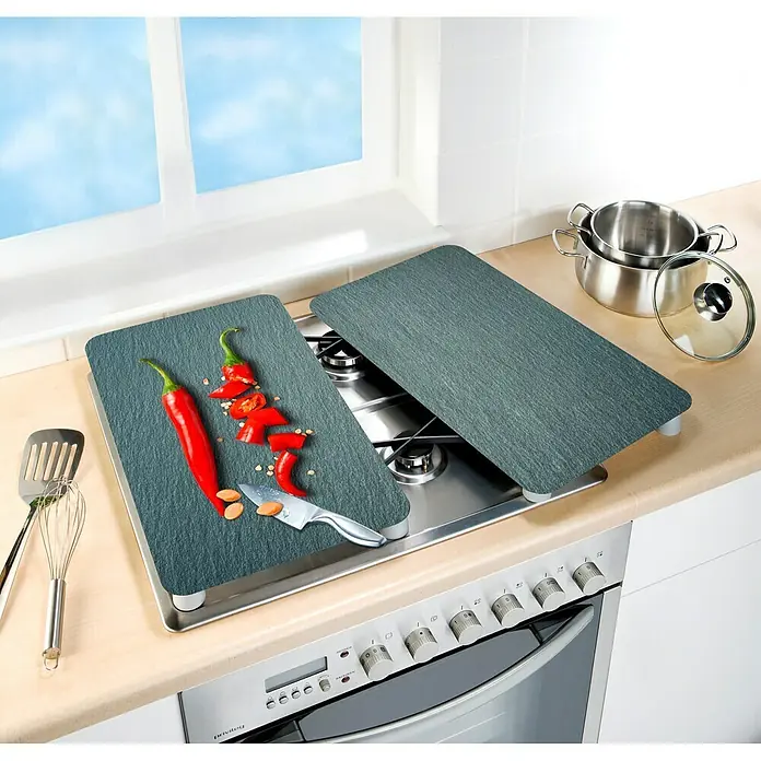 Wenko Placa de protección de vidrio Cayenne - L x An: 52 x 30 cm, Cayena, Panel de vidrio de seguridad - Juego de placas de cobertura de cocina de pizarra para ampliar la superficie de trabajo y proteger la cocina. Incluye utensilios de cocina y una olla.