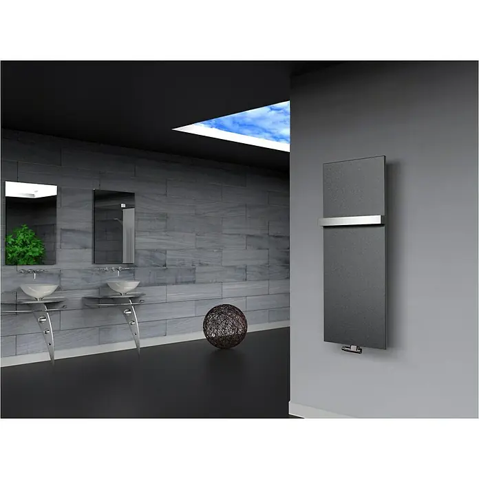 Szagato Designheizkörper Manhattan 2 - B x H: 470 x 1.200 mm, Wärmeleistung bei Vorlauftemperatur von 75 °C (D: 50): 799 W, Moonstone-Grau, Mit 1 Handtuchhalter (50 mm) - Modernes Badezimmer mit einem stilvollen, rechteckigen Heizkörper an der Wand. Ein luxuriöses Design für Ihr Zuhause.