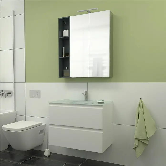 Camargue Espacio Badmöbel-Set G62 - 80 cm, Gama weiß matt - Helles Badezimmer mit weißem Waschtisch mit Schubladen, Spiegelschrank mit Regalen und hängender Toilette, die ein modernes und minimalistisches Design bieten.