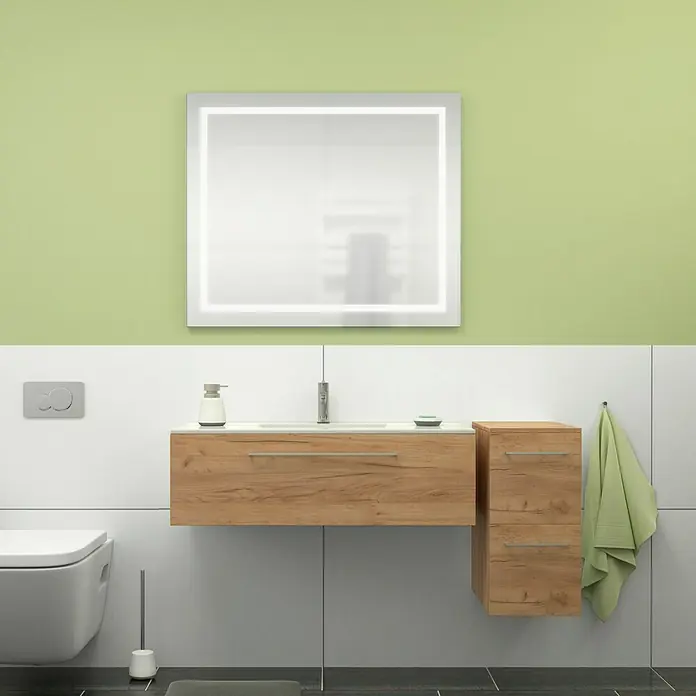 Camargue Espacio Einbauwaschbecken Plan100 x 46 cm, Weiß - Modernes Badezimmer-Interieur mit Waschtischunterschrank in Holzoptik, beleuchtetem Spiegel und weißen Fliesen, das eine stilvolle Atmosphäre schafft.