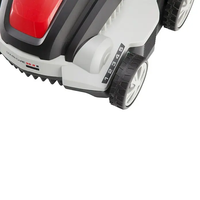 AL-KO Elektro-Vertikutierer Combi Care 36.8 E Plus Comfort - 1.400 W, Arbeitsbreite: 36 cm - Nahaufnahme des AL-KO Combi Care 36.8 E Vertikutierers, der eine Tiefeneinstellung von 1 bis 5 für präzises Arbeiten bietet.