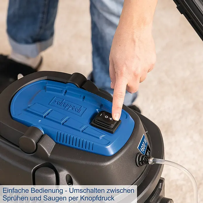 Scheppach Waschsauger SprayVac20 - 1.600 W, 20 l - Der Scheppach Nass-Trockensauger im Detail: Ein Finger drückt den Schalter zur Bedienung von Sprühen und Saugen.