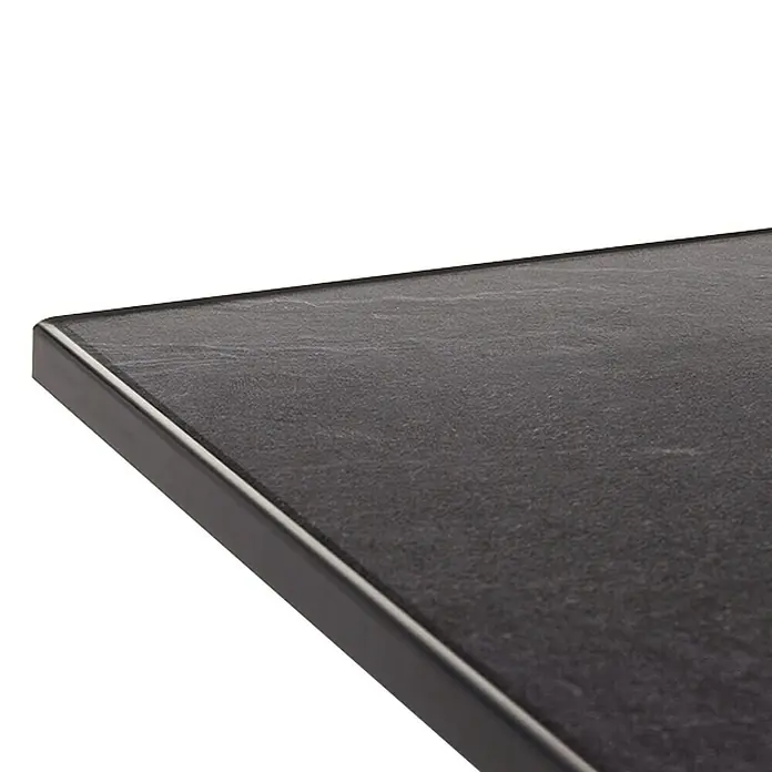 Sieger Boulevard Balkontisch - L x B x H: 80 x 80 x 73 cm, Stahl, Vivodur, Klappbar, Quadratisch, Eisengrau/Anthrazit - Nahaufnahme einer dunklen Tischplatte mit feiner Textur und abgerundeter Kante, ideal für Möbeldesigns.